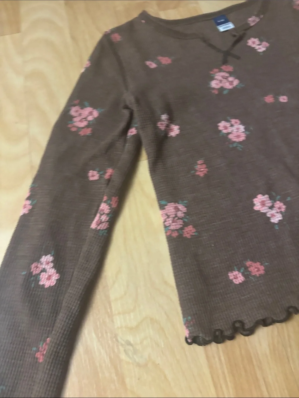 Old Navy Brown Long-Sleeve Floral Thermal Top with Pink Flowers